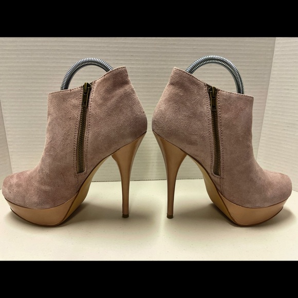 Steve Madden Bootie Size 7.5 - Picture 2 of 7